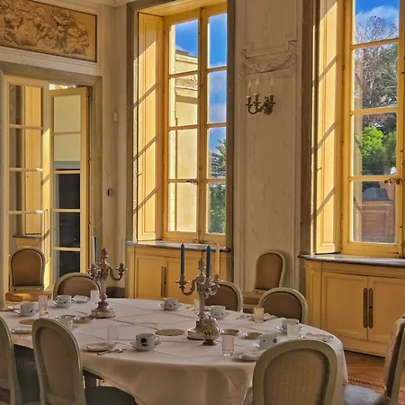 Chateau De Bed & Breakfast