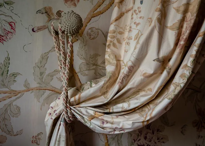 Chateau De Bed & Breakfast