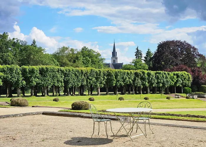 Chateau De Bed & Breakfast 4*