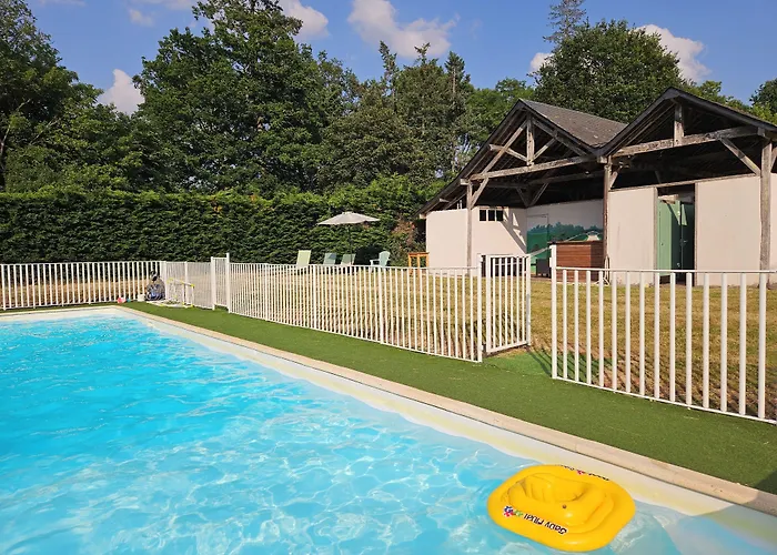 לינה וארוחת בוקר Chateau De