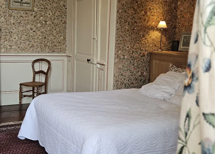 לינה וארוחת בוקר Chateau De