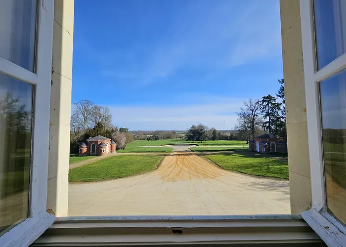 לינה וארוחת בוקר Chateau De Craon (Mayenne)